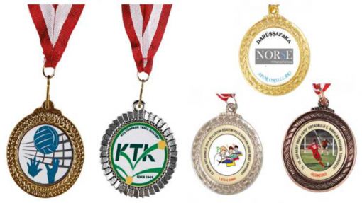 Kurumsal Ödül Madalyası Çeşitleri, Bursa Kurumsal Başarı Madalyası, TÜBİTAK Katılım Madalyası, TÜBİTAK Başarı Madalyası, Bilimsel Başarı Madalyası, Siyasi Madalyalar, Akademik Başarı Madalyası, Organizasyon Madalyaları, Festival Ödül Madalyası, Fuar Ödül Madalyası, Madalya Nedir, Neyi Temsil Eder, Madalyalar Kimlere ve Neden Verilir, Madalya Çeşitleri Nelerdir