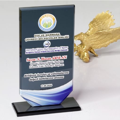 Füme Plaket, Füme Plaket Çeşitleri, Koyu Renk Kristal Plaket, Siyah Kristal Plaket, Beyaz Kristal Plaket, Süblimasyon Beyaz Kristal Plaket, Süblimasyon Siyah Kristal Plaket, Süblimasyon Füme Kristal Plaket, Bursa Siyah Plaket Çeşitleri, Bursa Beyaz Plaket Çeşitleri, Bursa Füme Plaket Çeşitleri, Füme Plaket Baskı, Beyaz Plaket Baskı, Siyah Plaket Baskı, Renkli Kristal Plaket Baskı, Füme Kristal Cam Plaket, Siyah Kristal Cam Plaket, Beyaz Kristal Cam Plaket, Renkli Kristal Cam Plaket,