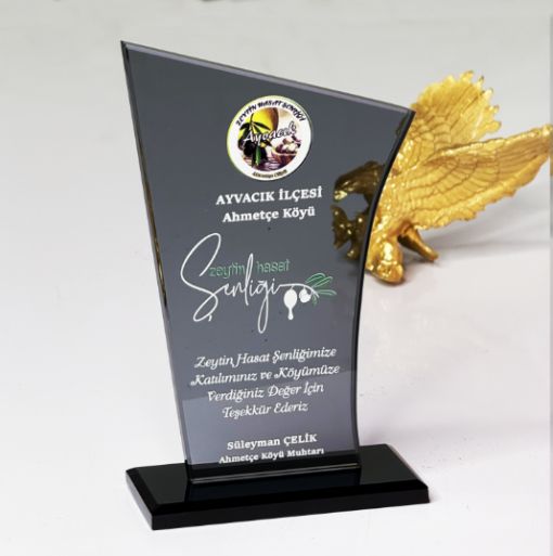 Füme Plaket, Füme Plaket Çeşitleri, Koyu Renk Kristal Plaket, Siyah Kristal Plaket, Beyaz Kristal Plaket, Süblimasyon Beyaz Kristal Plaket, Süblimasyon Siyah Kristal Plaket, Süblimasyon Füme Kristal Plaket, Bursa Siyah Plaket Çeşitleri, Bursa Beyaz Plaket Çeşitleri, Bursa Füme Plaket Çeşitleri, Füme Plaket Baskı, Beyaz Plaket Baskı, Siyah Plaket Baskı, Renkli Kristal Plaket Baskı, Füme Kristal Cam Plaket, Siyah Kristal Cam Plaket, Beyaz Kristal Cam Plaket, Renkli Kristal Cam Plaket,